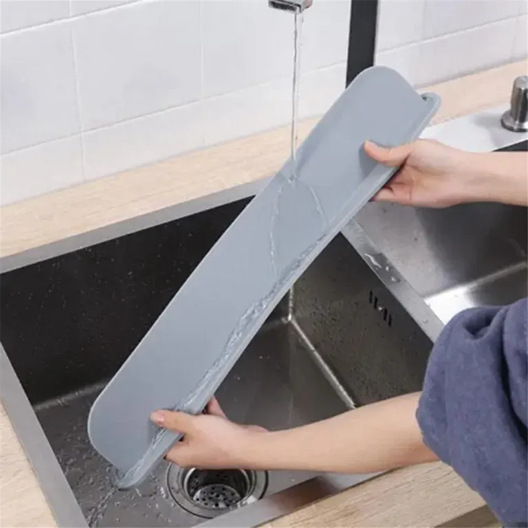 Silicone Sink Splash Guard For Kitchen And Bathroom